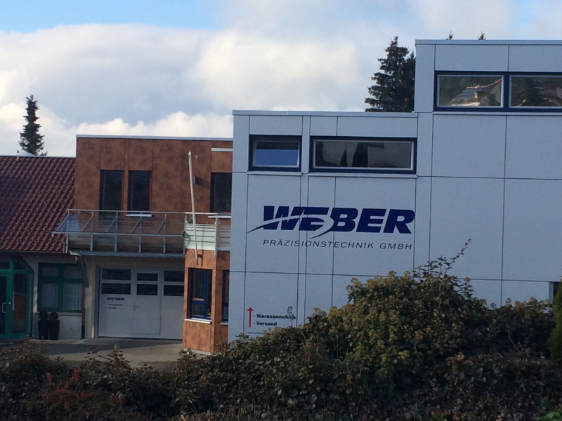 Gewerbeobjekt mit Fassadenplatten