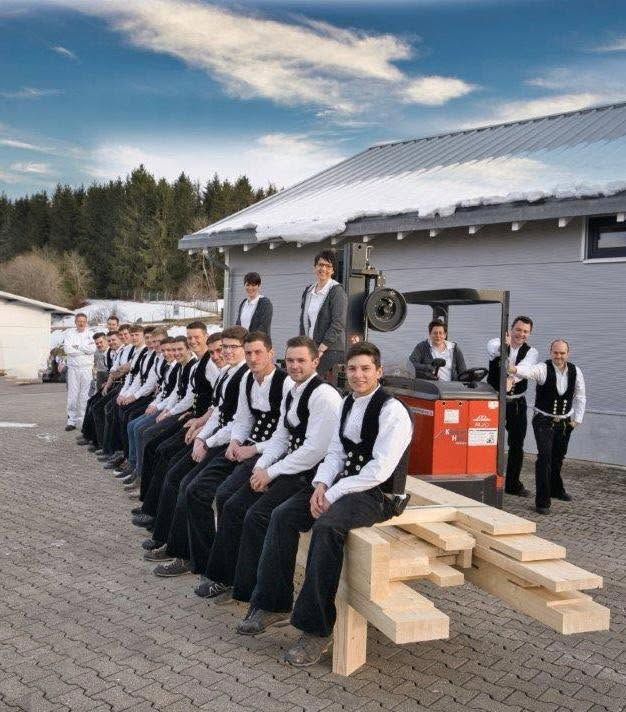 Das Klaiber & Haas Team in Zunftkleidung